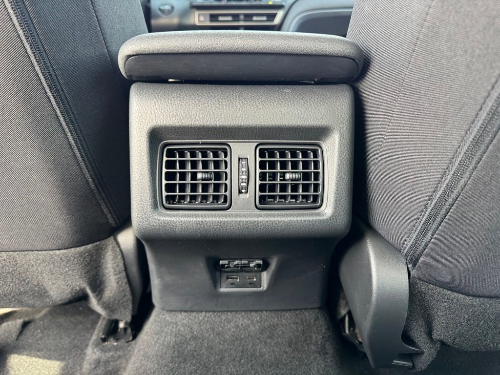 Used 2025 Toyota Camry LE image 34