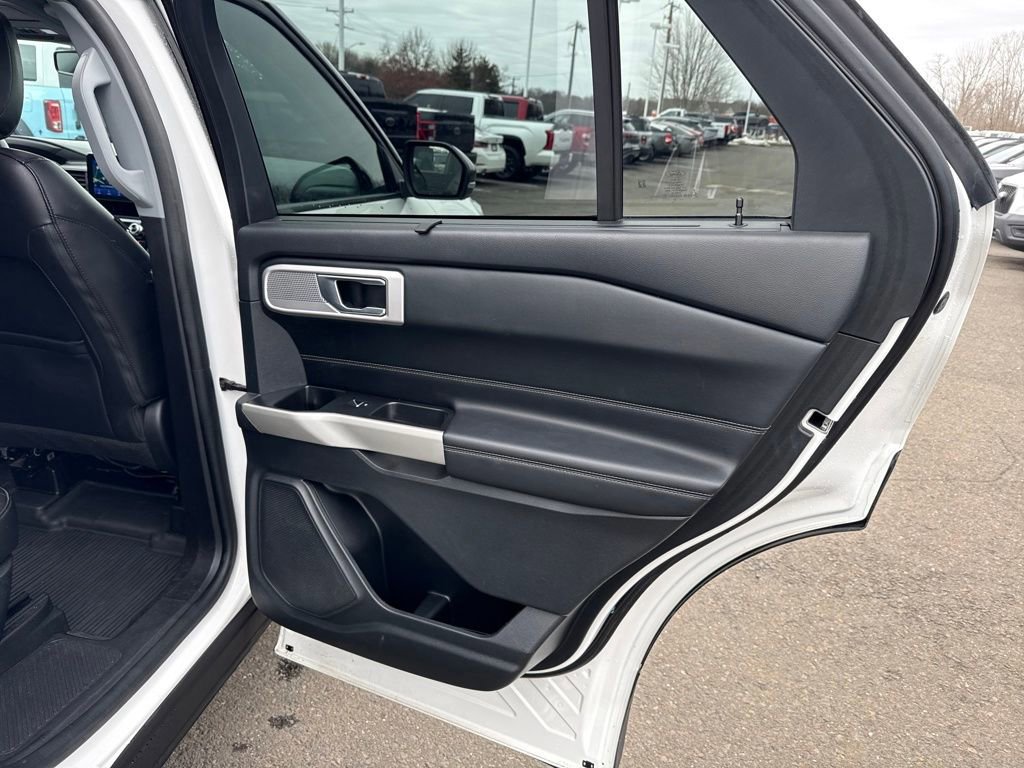 Certified 2022 Ford Explorer Limited w/ Hybrid Equipment Group 310A image 34