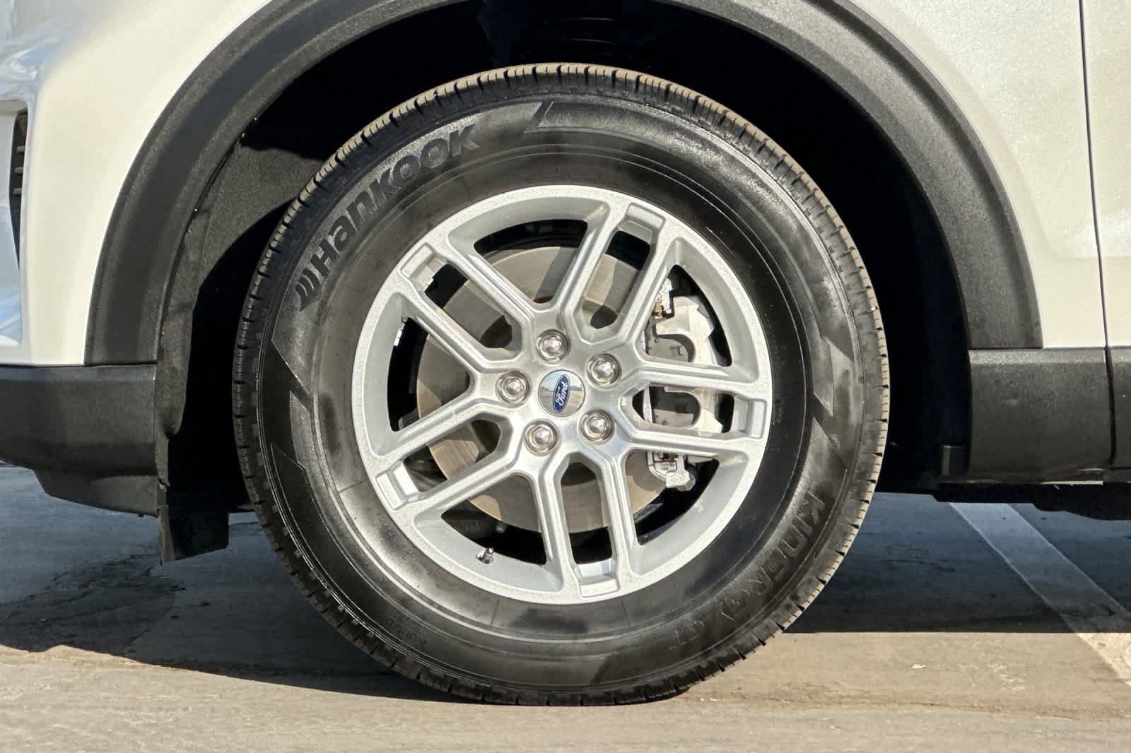 Certified 2025 Ford Explorer Active RWD image 29
