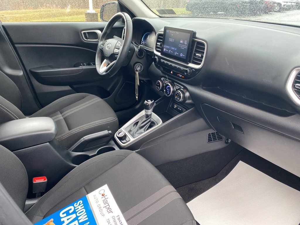Used 2023 Hyundai Venue SEL image 10
