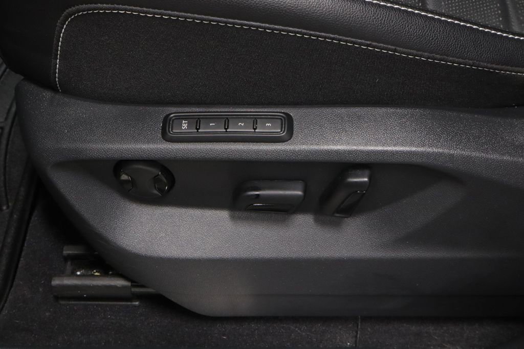 Used 2024 Volkswagen Atlas SEL AWD/4WD image 25