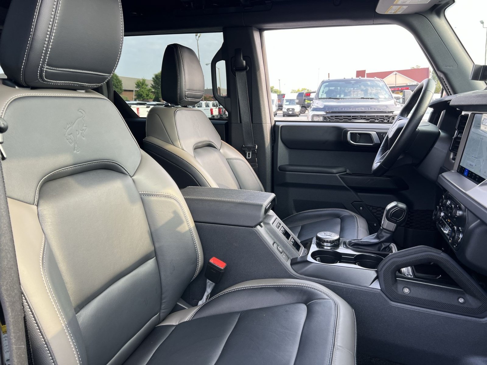 Certified 2025 Ford Bronco Outer Banks w/ Sasquatch Package AWD/4WD image 26