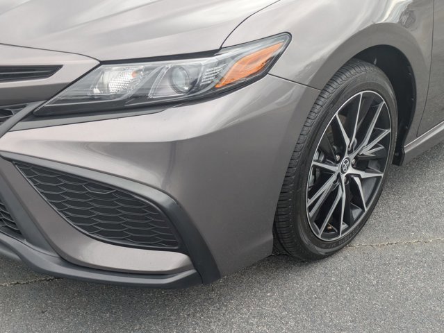 Used 2024 Toyota Camry SE image 10