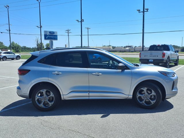 Certified 2024 Ford Escape ST-Line w/ Tech Pack #1 AWD/4WD image 6