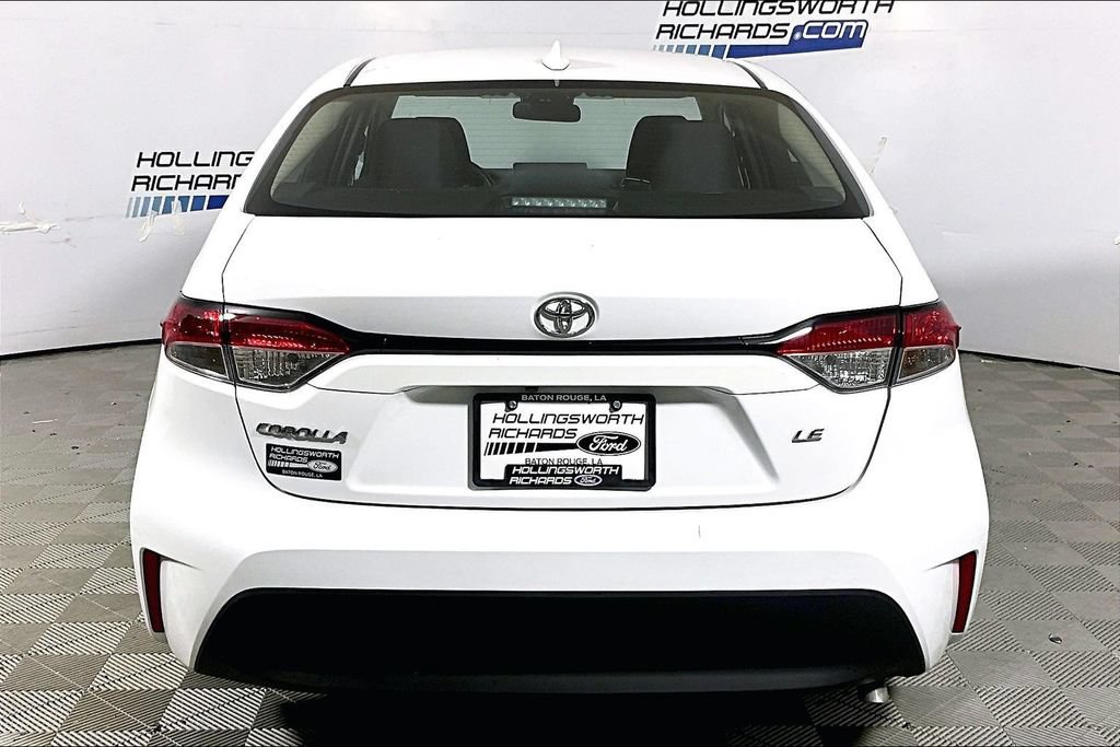 Used 2026 Toyota Corolla LE FWD image 4