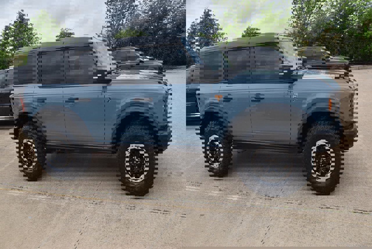 Certified 2023 Ford Bronco Badlands w/ Sasquatch Package image 3