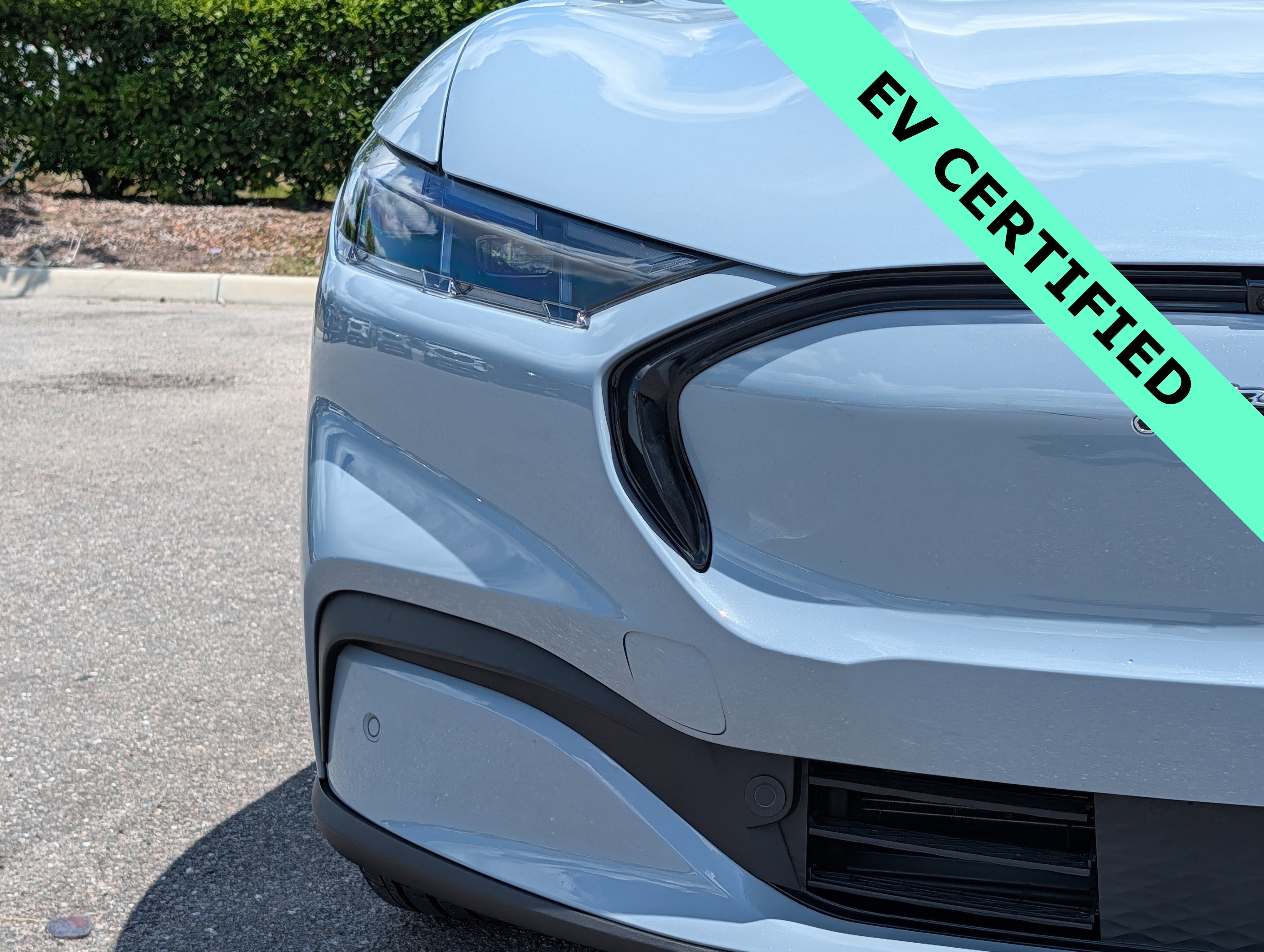 Certified 2025 Ford Mustang Mach-E Premium AWD/4WD image 9