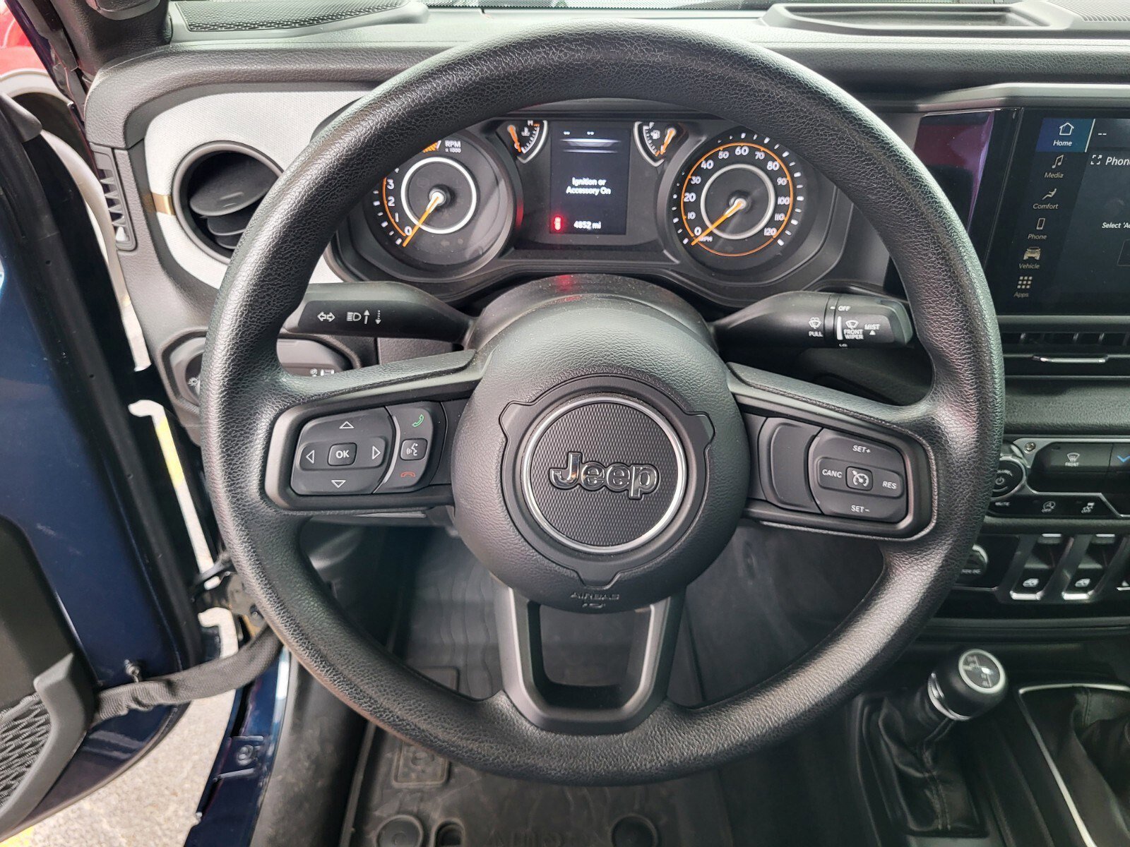 Used 2025 Jeep Wrangler Sport image 24