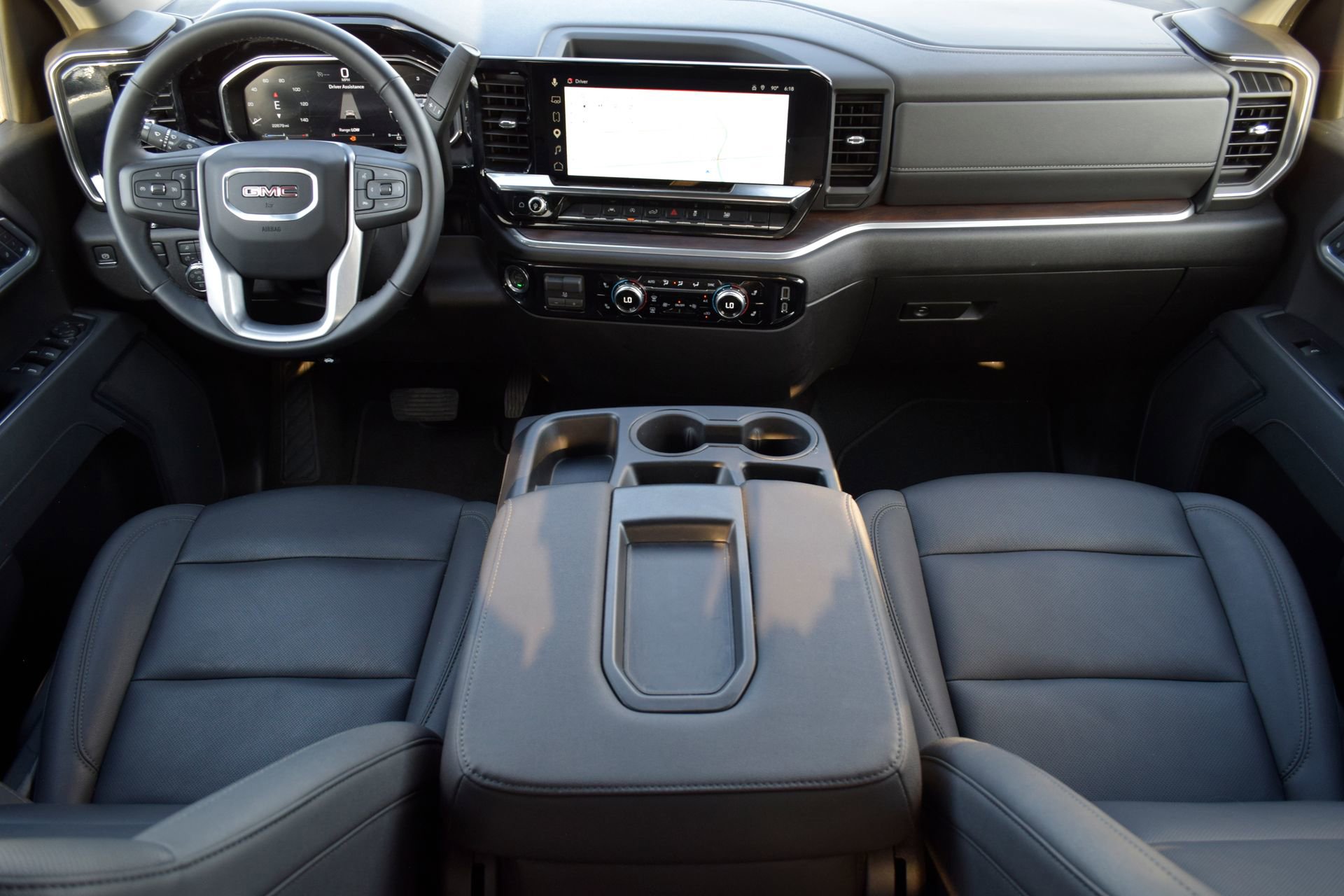Used 2026 GMC Sierra 1500 SLT AWD/4WD image 6