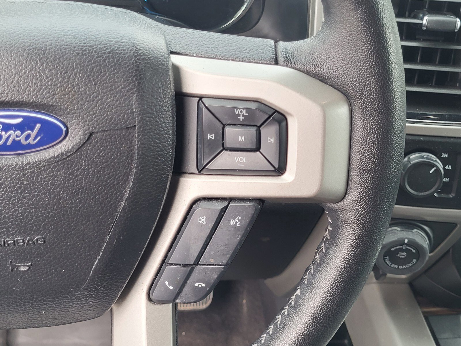 Certified 2019 Ford F150 Lariat w/ Equipment Group 502A Luxury image 29