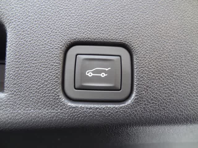 Used 2024 Chevrolet Traverse LT w/ Midnight/Sport Edition FWD image 11