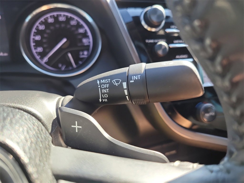 Used 2020 Toyota Camry SE image 27