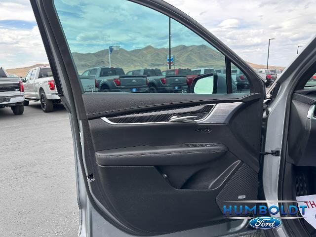 Used 2025 Cadillac XT6 Premium Luxury AWD/4WD image 11