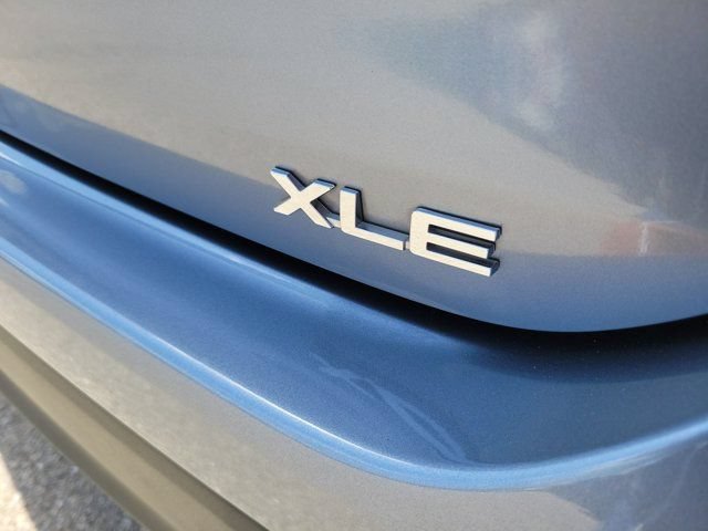 Used 2023 Toyota Highlander XLE FWD image 8