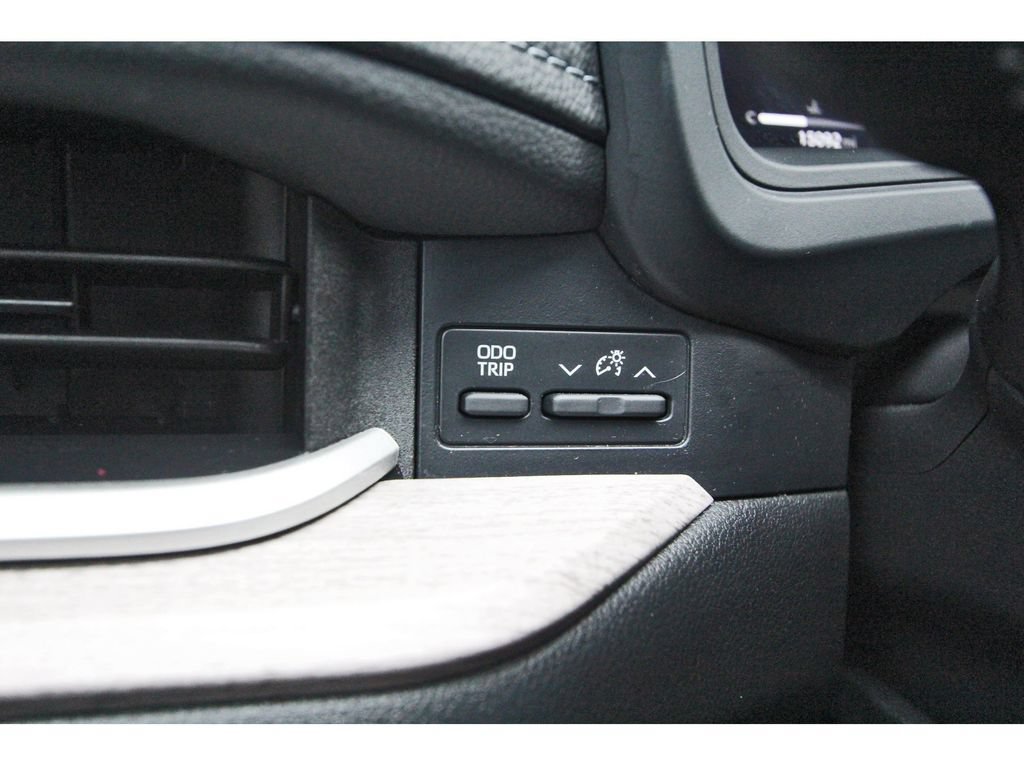 Used 2024 Toyota Grand Highlander AWD image 21