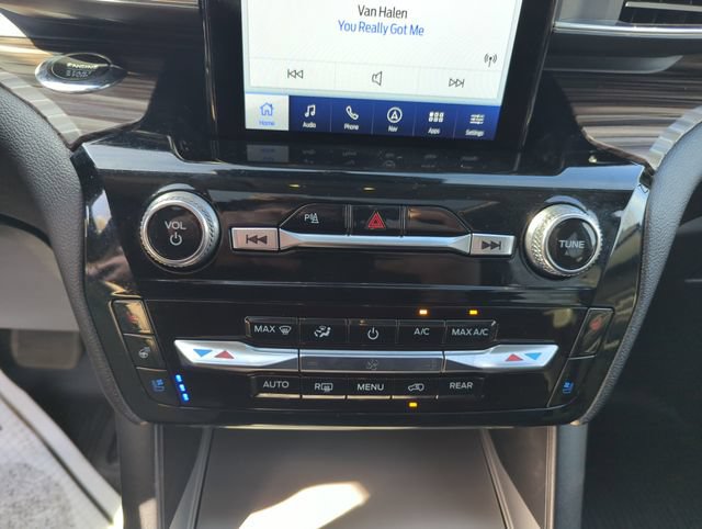 Certified 2023 Ford Explorer Limited w/ Limited Technology Package AWD/4WD image 34
