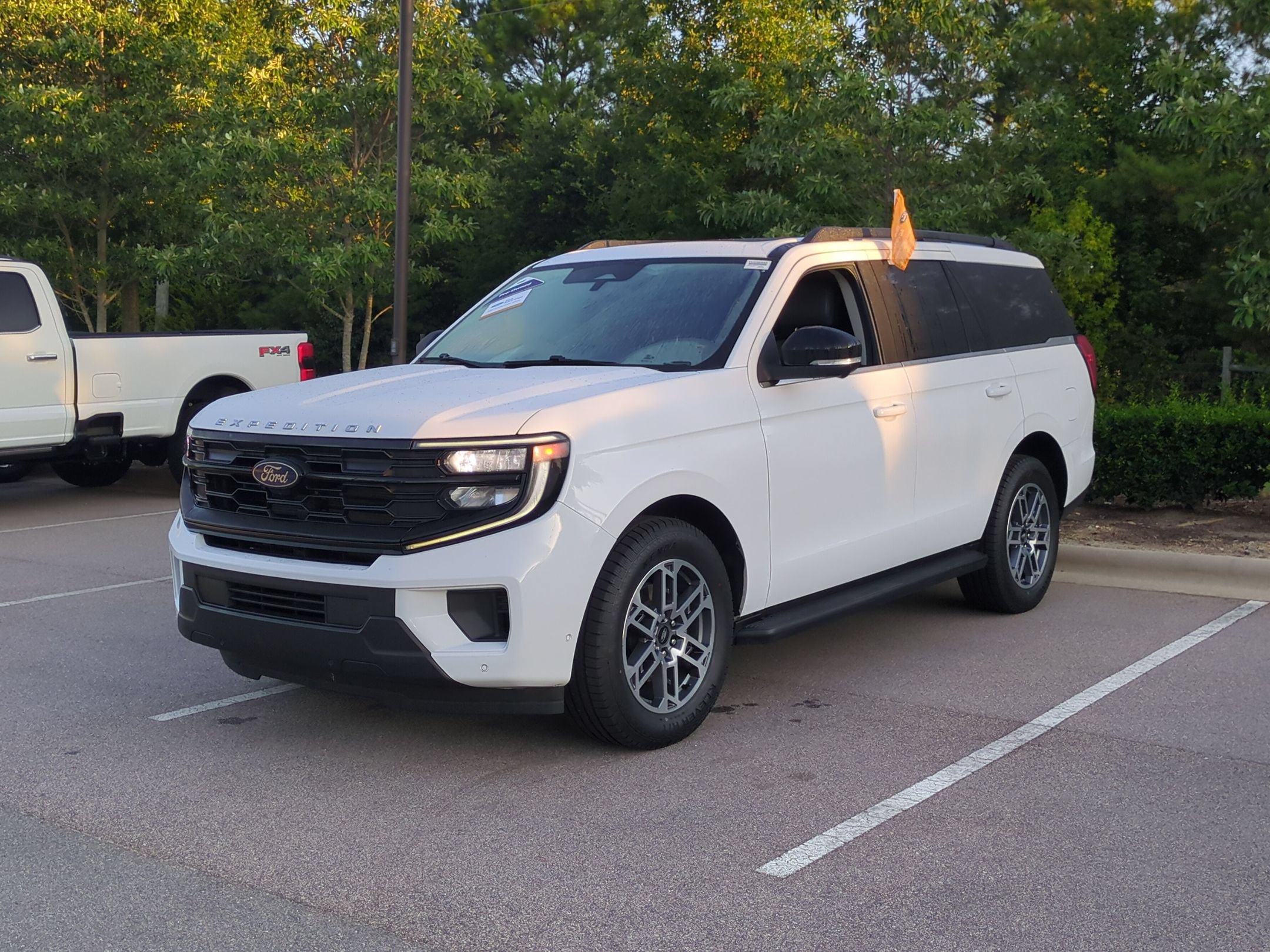 Certified 2025 Ford Expedition Active AWD/4WD image 8