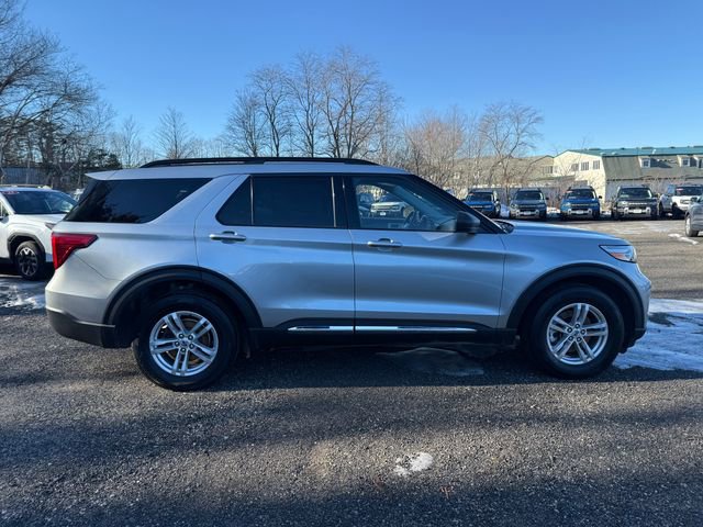 Certified 2022 Ford Explorer XLT w/ Equipment Group 202A image 5