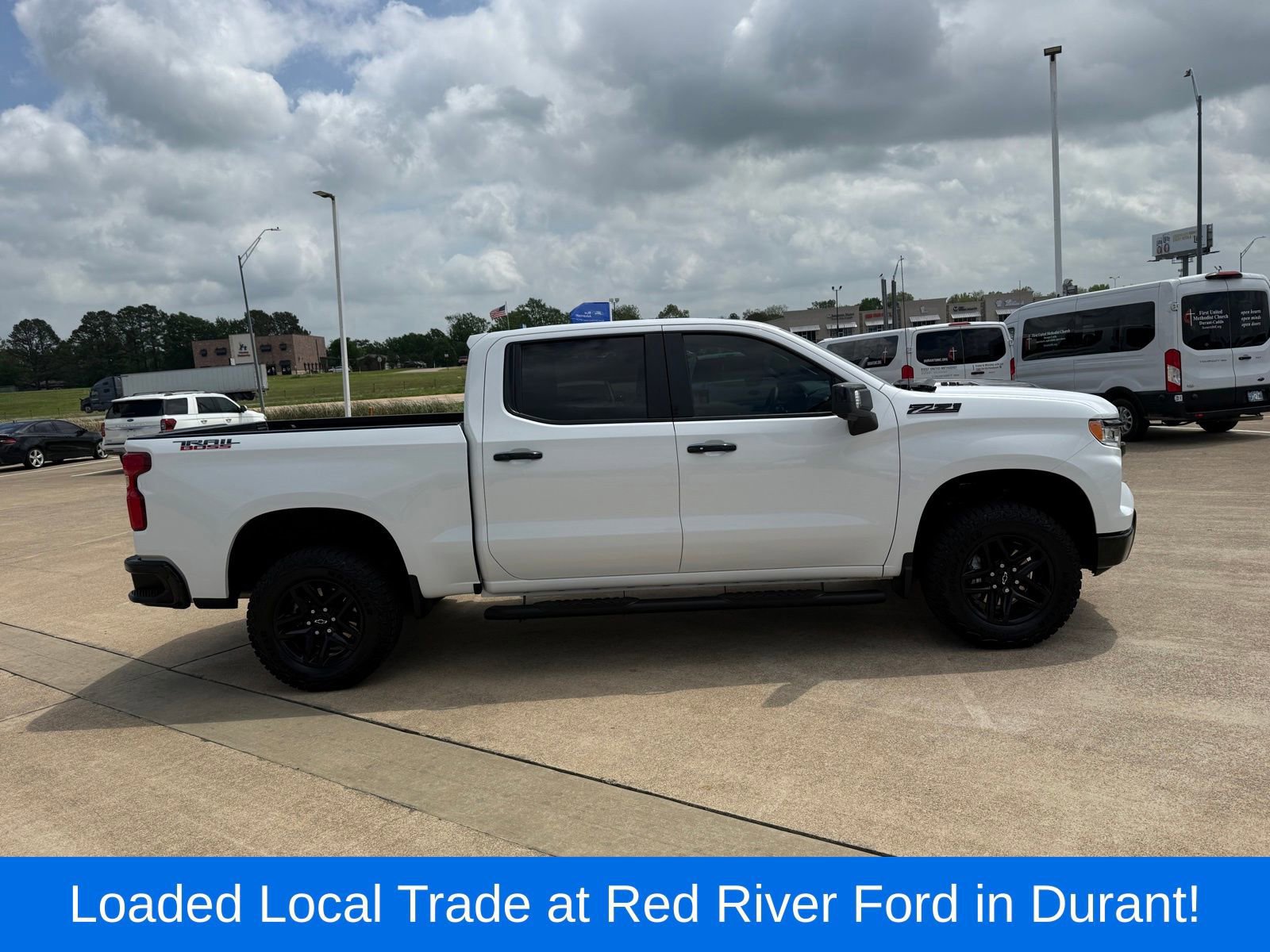 Used 2024 Chevrolet Silverado 1500 LT Trail Boss w/ LT Trail Boss Premium Package AWD/4WD image 6