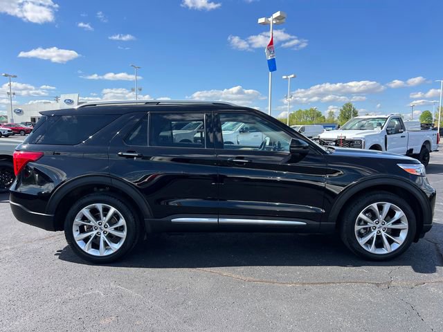 Certified 2023 Ford Explorer Platinum w/ Technology Package AWD/4WD image 9
