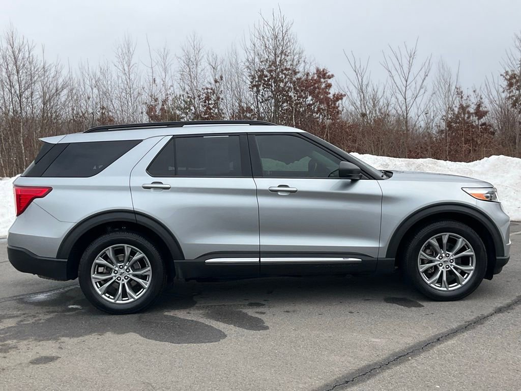Certified 2022 Ford Explorer XLT w/ Equipment Group 202A image 25