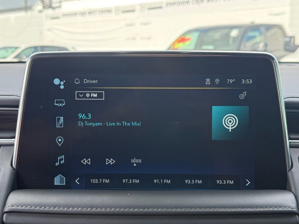 Used 2022 Chevrolet Tahoe Z71 w/ Luxury Package image 32