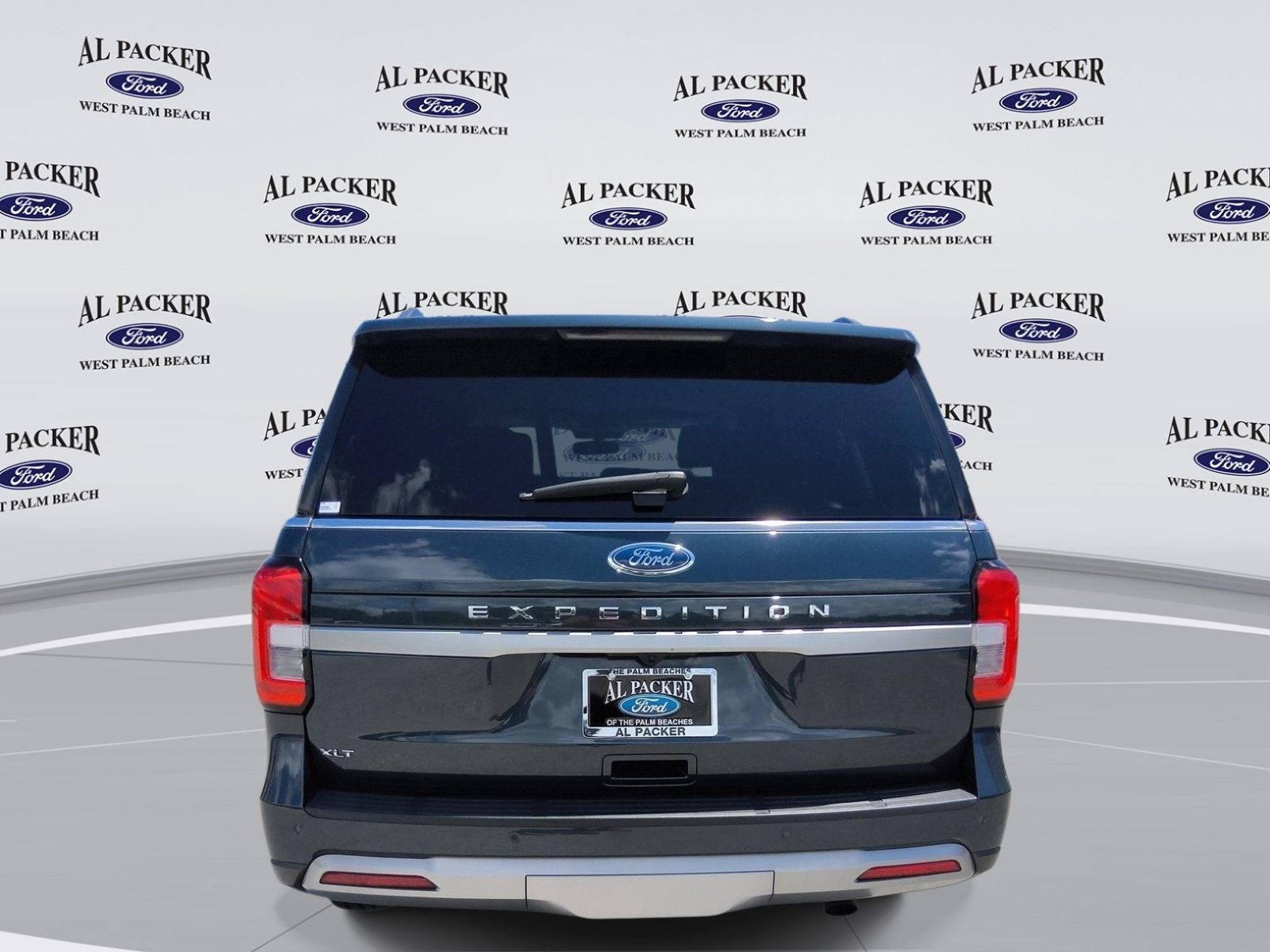 Certified 2023 Ford Expedition XLT RWD image 4