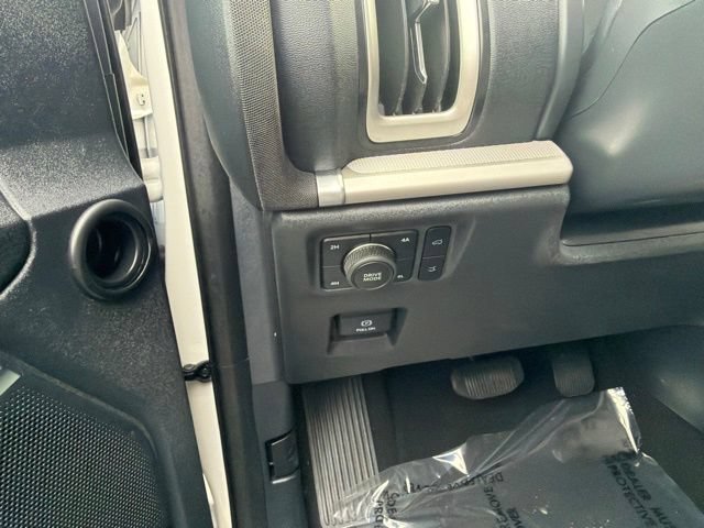 Certified 2025 Ford Expedition Active AWD/4WD image 46