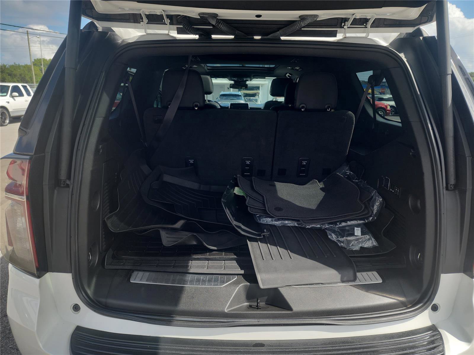 Used 2023 Chevrolet Suburban Z71 w/ Z71 Off-Road Package image 25