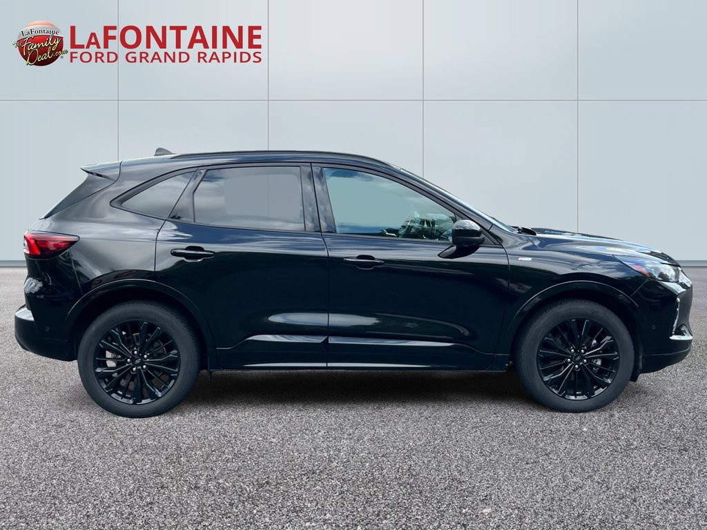 Certified 2023 Ford Escape ST-Line Elite w/ Premium Technology Package AWD/4WD image 8