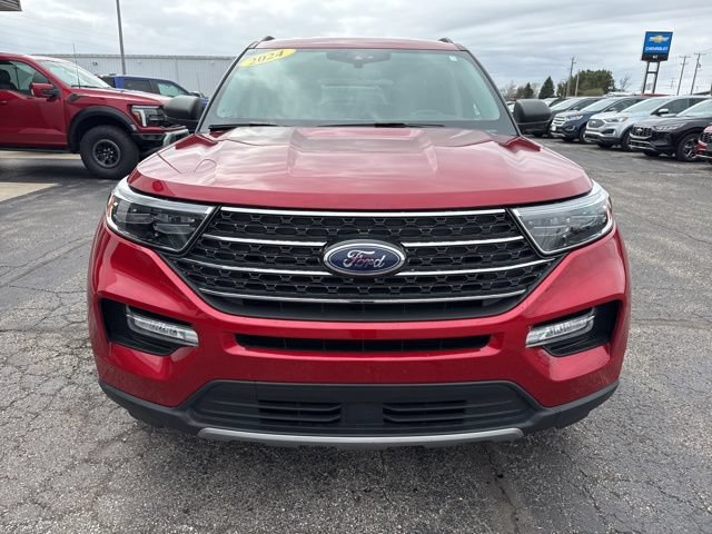 Certified 2024 Ford Explorer XLT w/ Equipment Group 202A AWD/4WD image 10