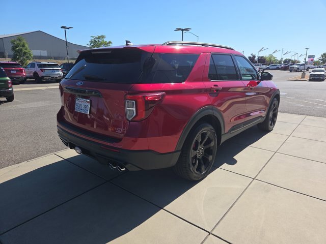 Certified 2023 Ford Explorer ST w/ Equipment Group 401A AWD/4WD image 5
