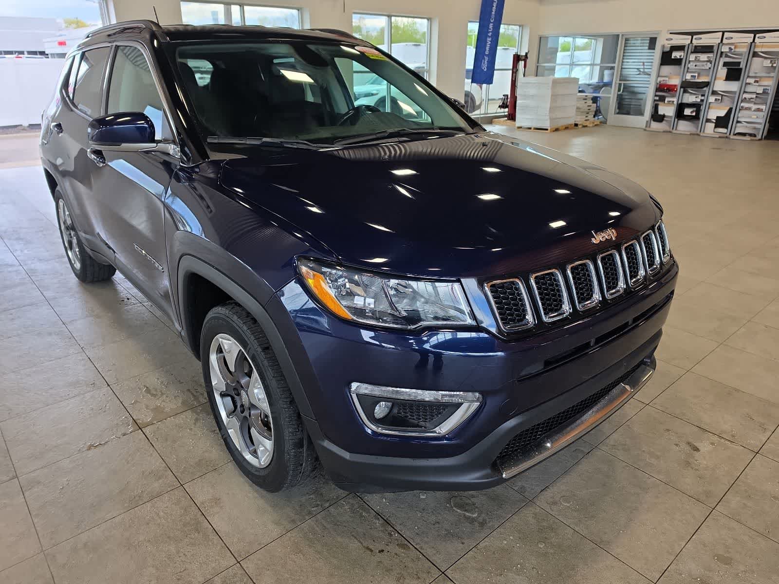 Used 2019 Jeep Compass Limited AWD/4WD image 5