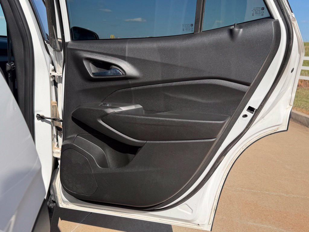 Used 2024 Chevrolet Trax RS FWD image 25