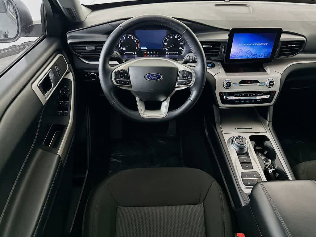 Certified 2024 Ford Explorer XLT RWD image 10