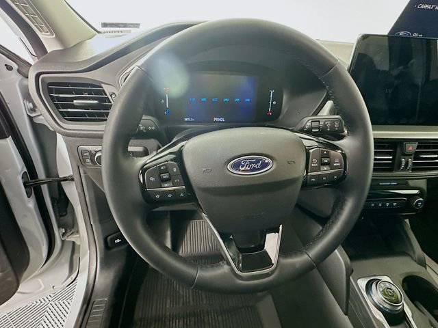 Certified 2025 Ford Escape SE w/ Class II Trailer Tow Package FWD image 17