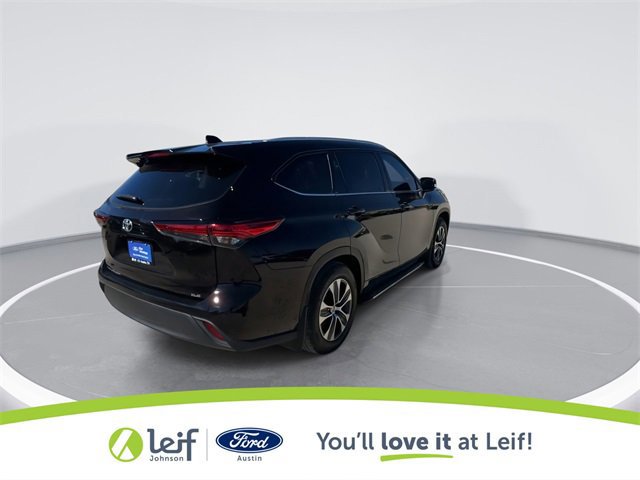Used 2022 Toyota Highlander XLE image 5