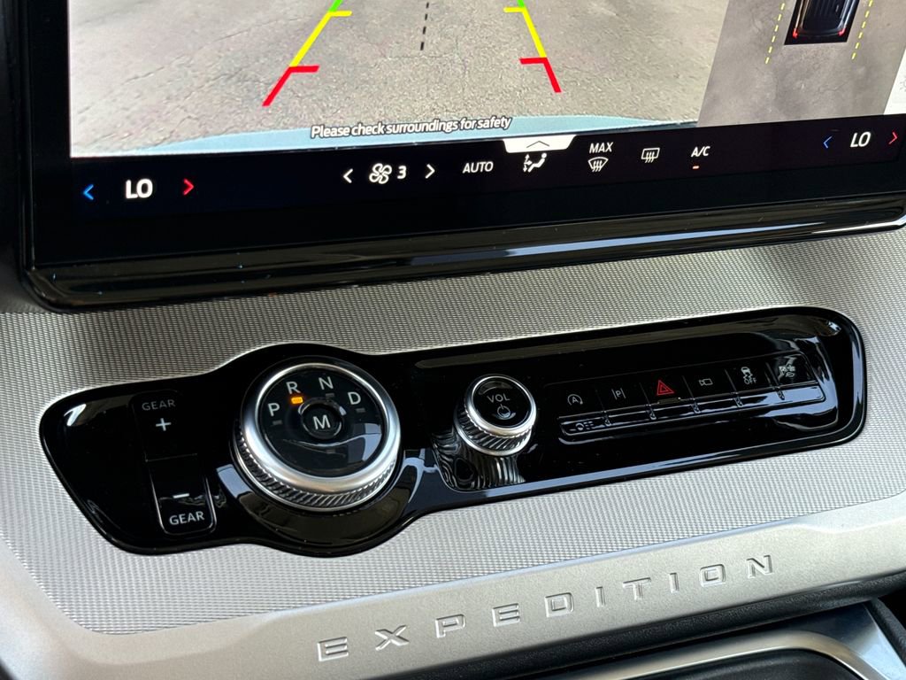 Certified 2025 Ford Expedition Active image 22