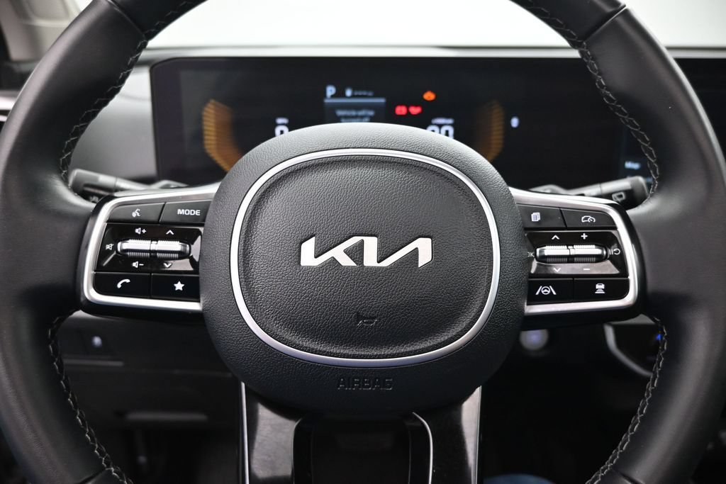 Used 2025 Kia Sorento S w/ Panoramic Sunroof Package FWD image 12