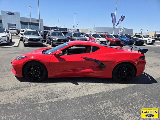 Used 2022 Chevrolet Corvette Stingray Coupe w/ 1LT RWD image 4