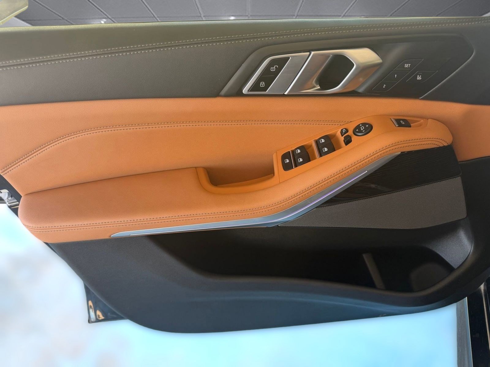 Used 2024 BMW X5 xDrive40i w/ M Sport Package image 12