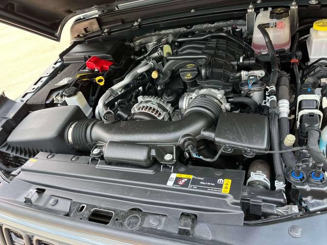 Used 2025 Jeep Gladiator Sport AWD/4WD image 14