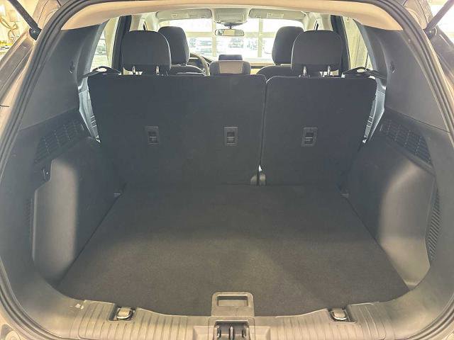 Certified 2022 Ford Escape SE w/ SE Sport Appearance Package image 24
