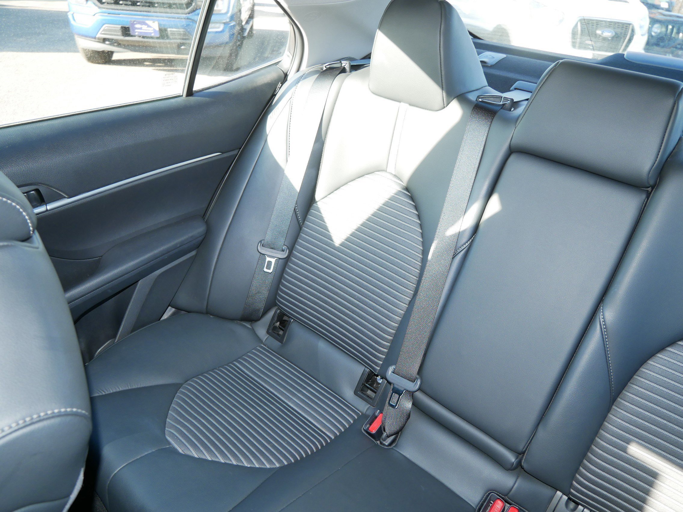 Used 2023 Toyota Camry SE image 12