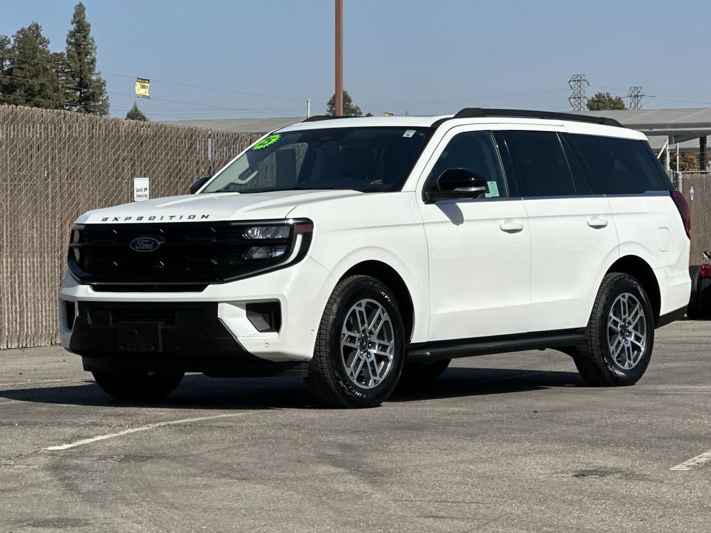 Certified 2025 Ford Expedition Active AWD/4WD image 7
