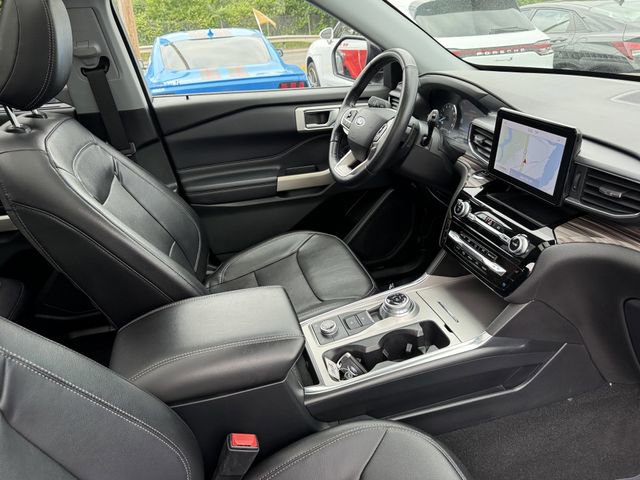 Certified 2021 Ford Explorer Limited w/ Hybrid Equipment Group 310A AWD/4WD image 32