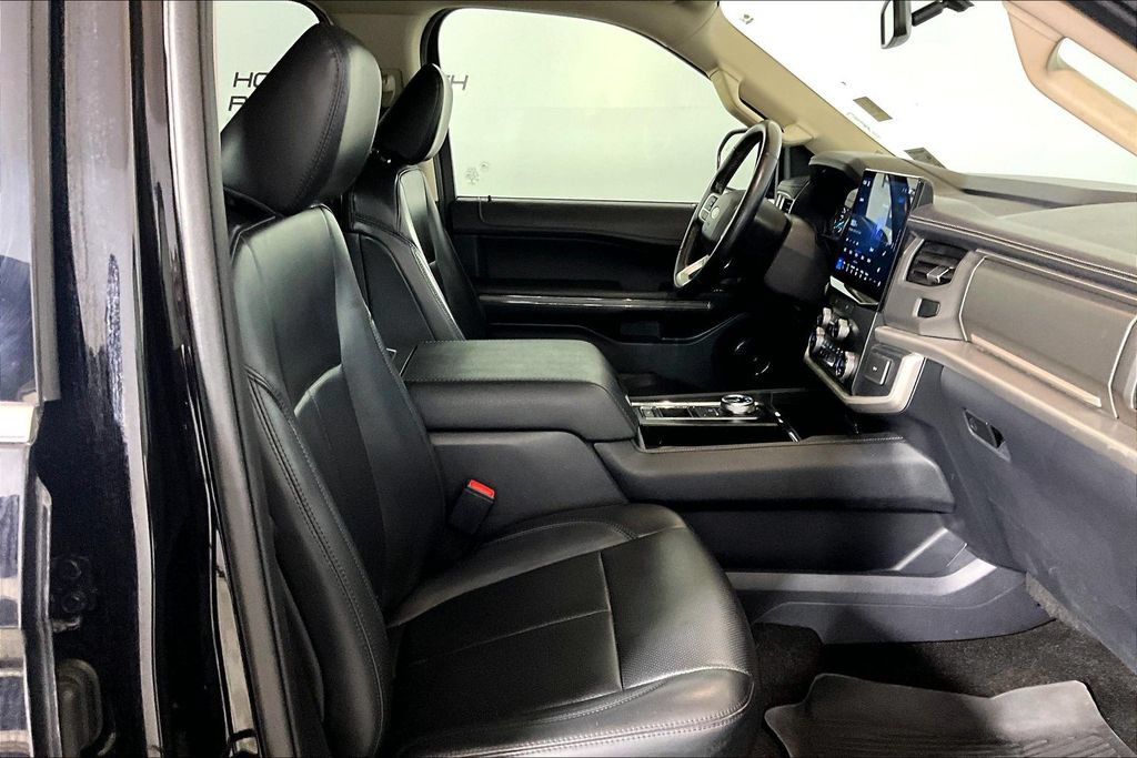 Certified 2022 Ford Expedition XLT RWD image 6