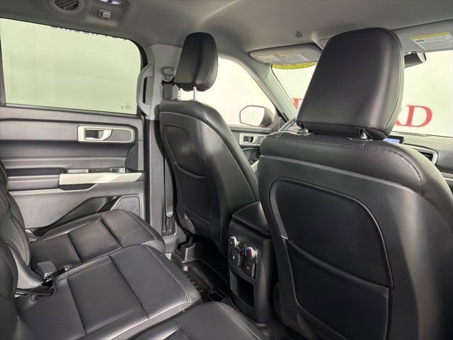 Certified 2020 Ford Explorer XLT w/ Equipment Group 202A image 19