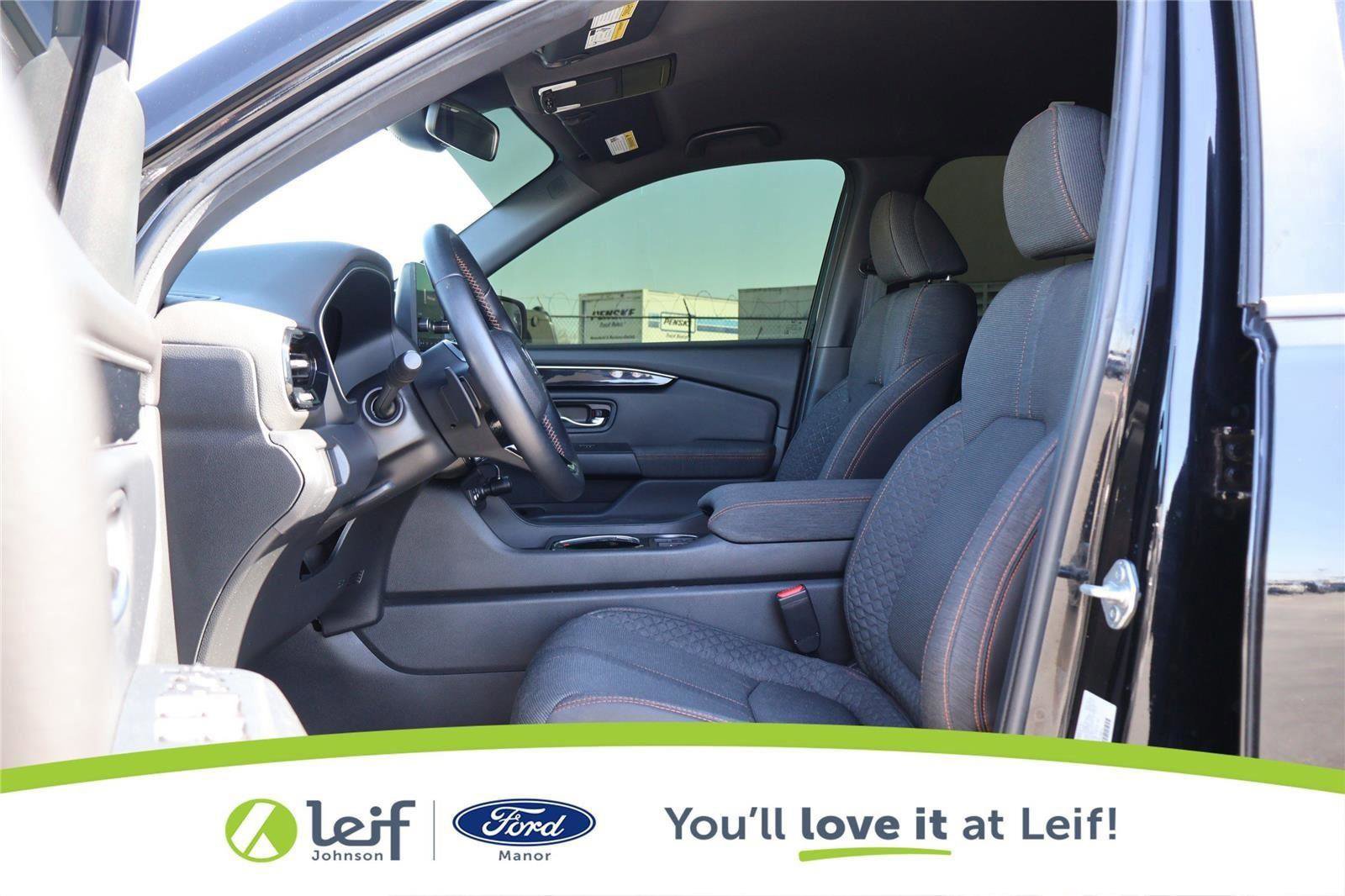 Used 2023 Honda Pilot Sport image 11