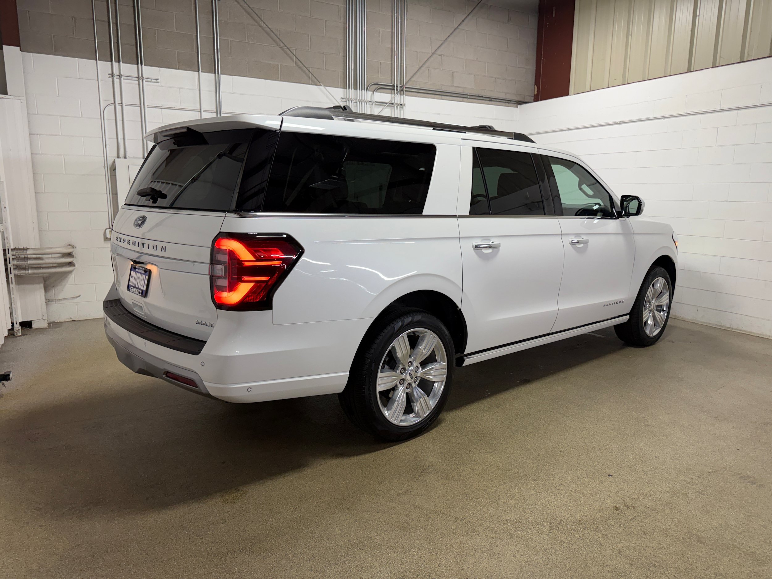 Certified 2024 Ford Expedition Max Platinum AWD/4WD image 8